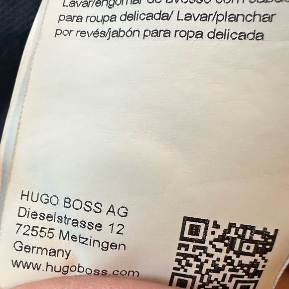 Hugo Boss Luxury Short Sleeve Polo Size Large Slim Fit in Black Patterned Detail - Picture 7 of 8